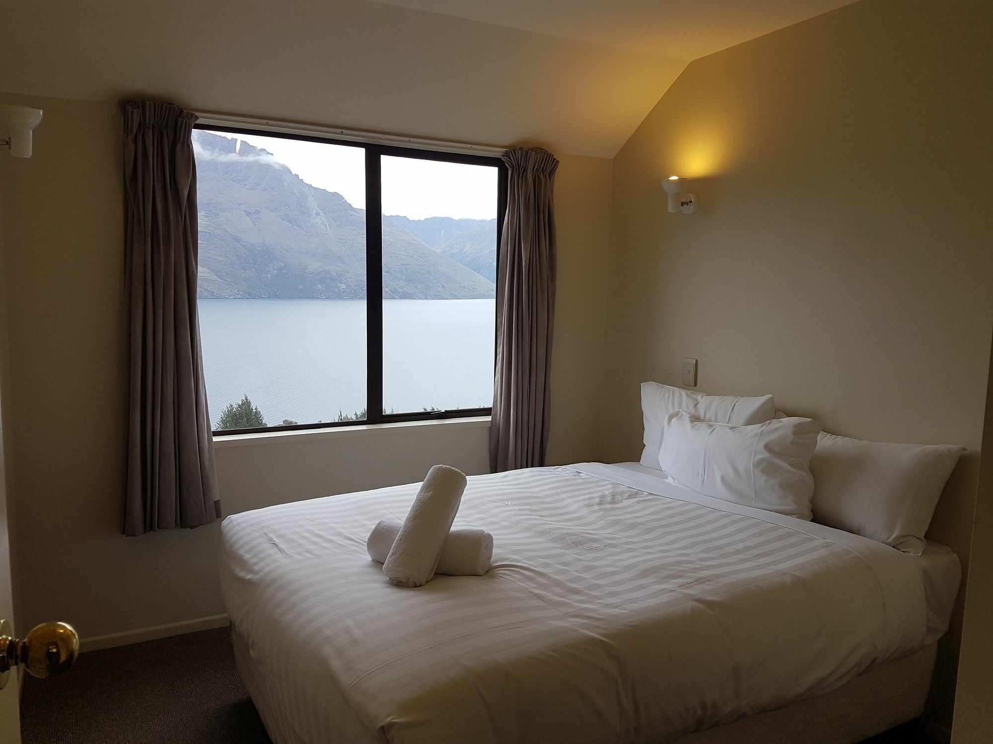 Queenstown Lakeview Holiday Home-5Mins To Town المظهر الخارجي الصورة